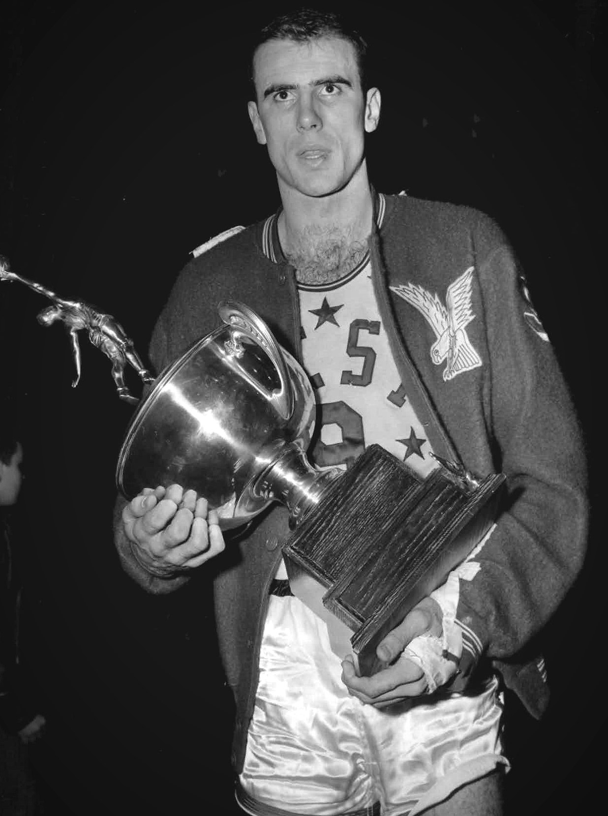 Editorial tile: Bob Pettit